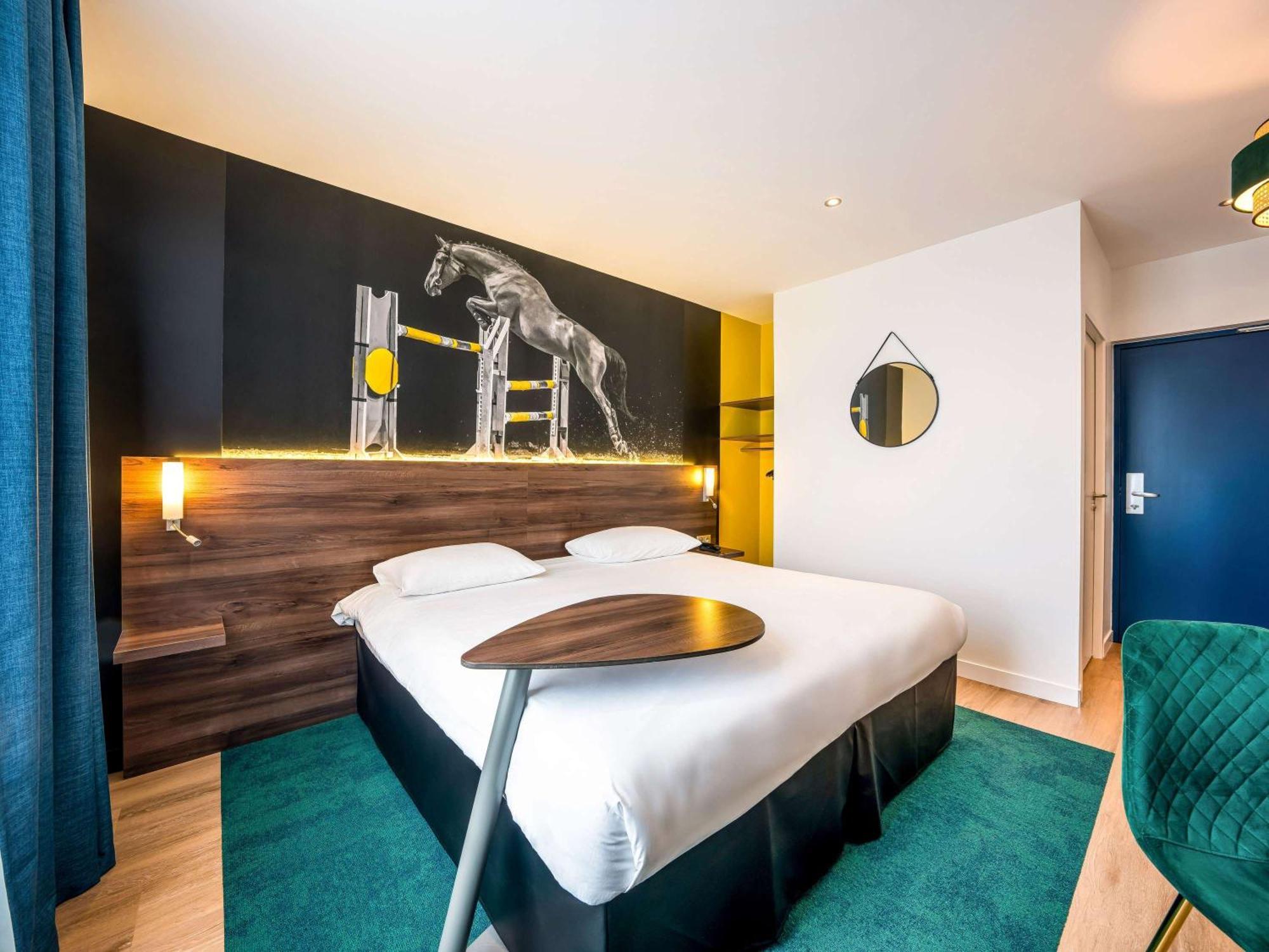 Ibis Styles Saumur Gare Centre Buitenkant foto