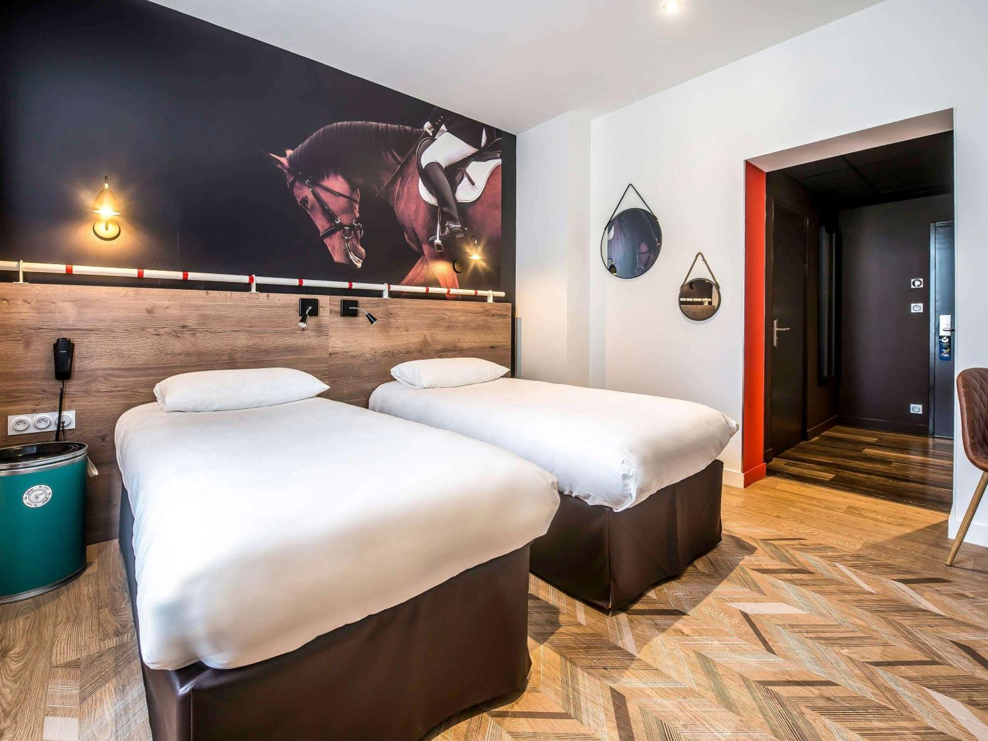 Ibis Styles Saumur Gare Centre Buitenkant foto